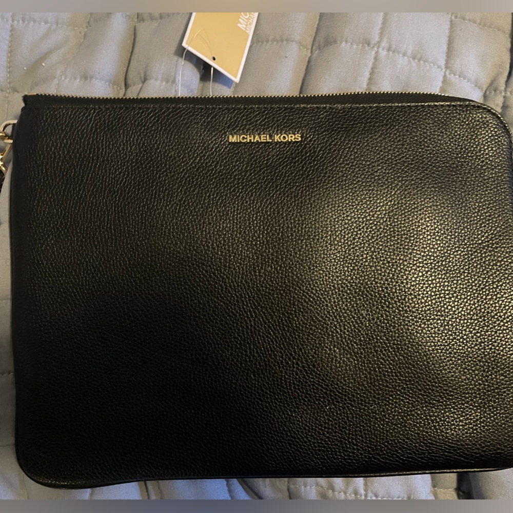 Michael Kors Mercer LG Tech Zip Clutch Black